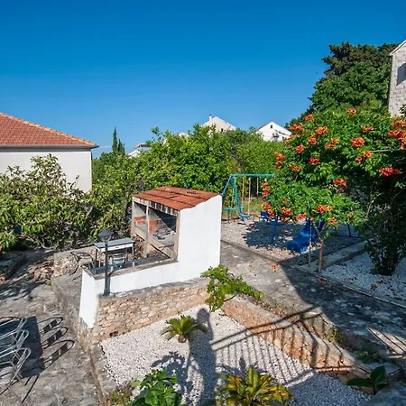 Apartament Lilly Sutivan