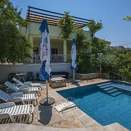 Lilly Apartament Sutivan